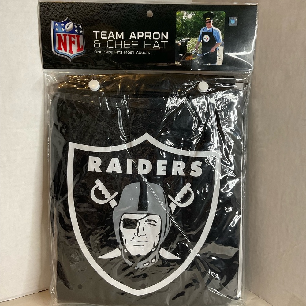 NFL Las Vegas Raiders Apron and Chef Hat Set-Adults - Picture 2 of 5